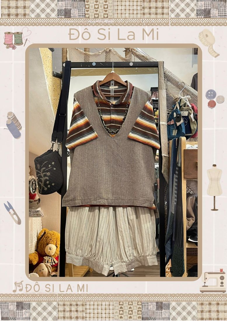 Áo gile sọc nâu phối quần short sọc kem